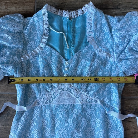 Vintage beautiful dress - Picture 10 of 12